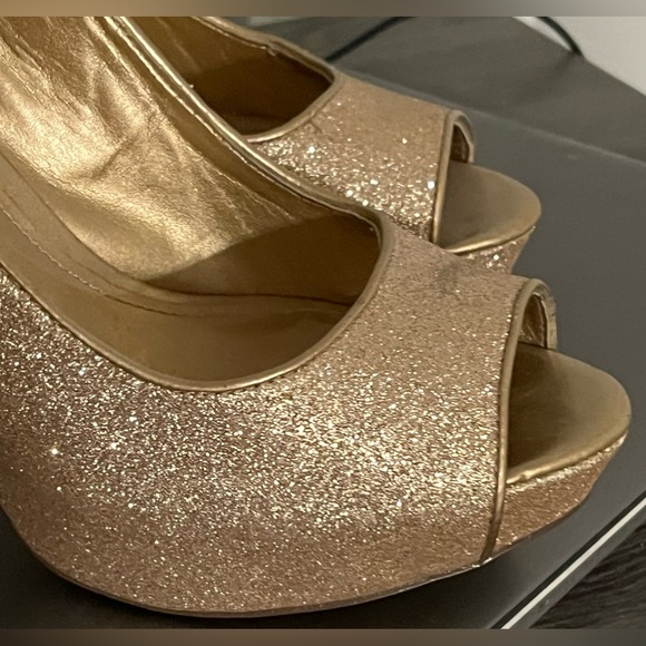 ALDO Gold Shimmer Peep Toe Platform Heels - Picture 8 of 10